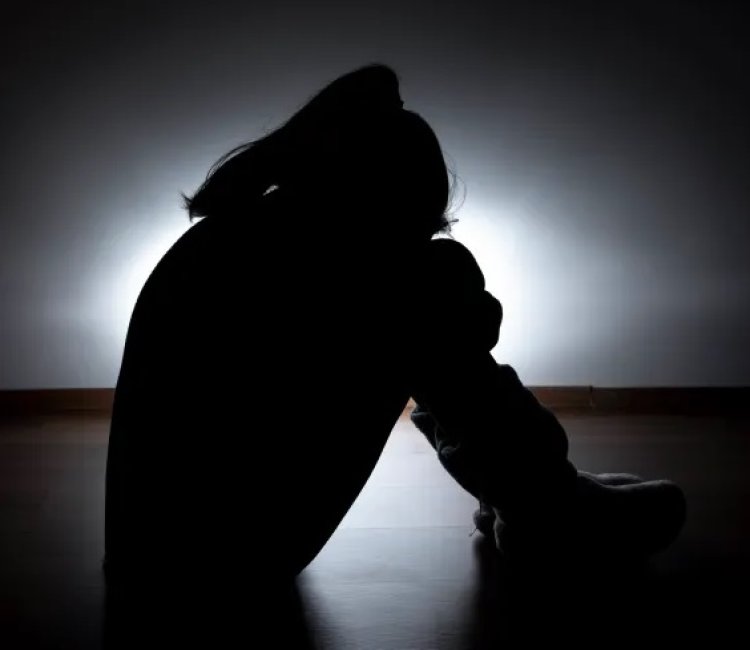 ചോര മണക്കുന്ന ബാല്യം